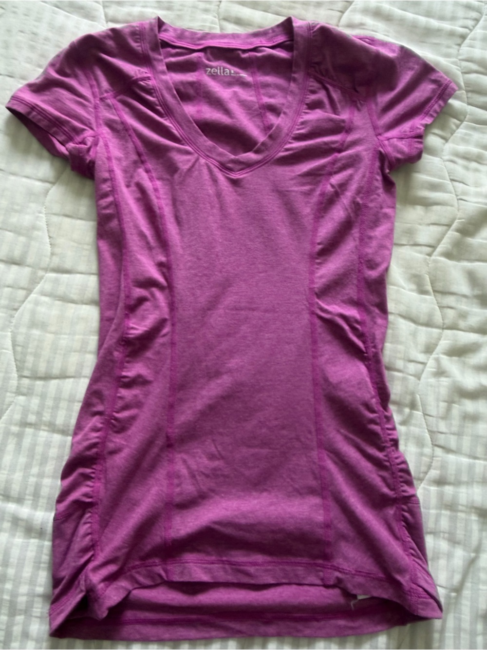 EUC Zella Magenta V-Neck Ruched Side Short Sleeve Tee Size Small